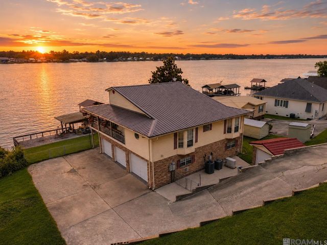 7080 False River Rd, Oscar, LA 70762