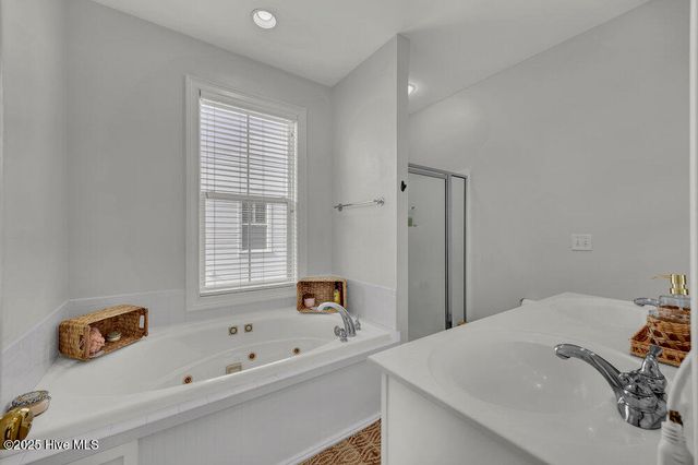 233 Silver Sloop Way, Carolina Beach, NC 28428