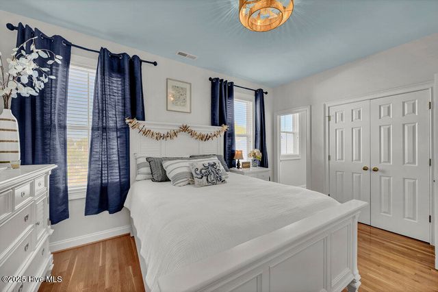 233 Silver Sloop Way, Carolina Beach, NC 28428