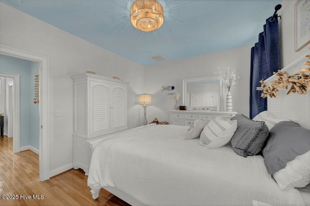 233 Silver Sloop Way, Carolina Beach, NC 28428