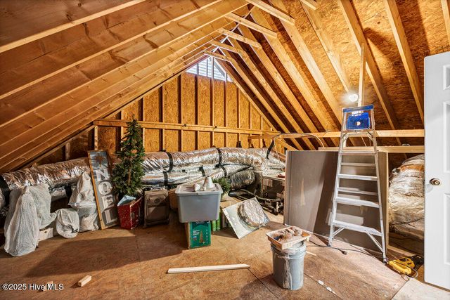 233 Silver Sloop Way, Carolina Beach, NC 28428