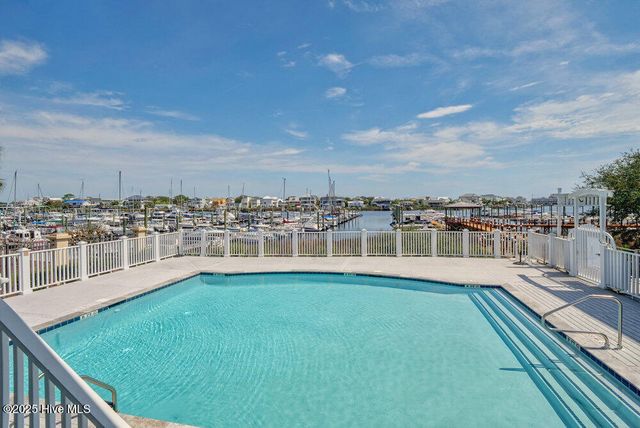 233 Silver Sloop Way, Carolina Beach, NC 28428