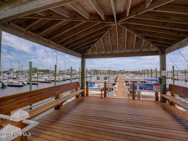 233 Silver Sloop Way, Carolina Beach, NC 28428