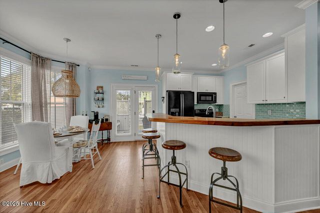 233 Silver Sloop Way, Carolina Beach, NC 28428