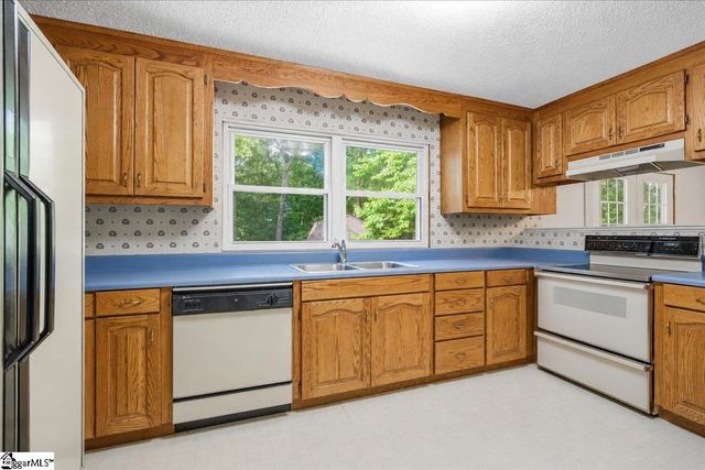 1040 Bennetts Bridge Road, Greer, SC 29651