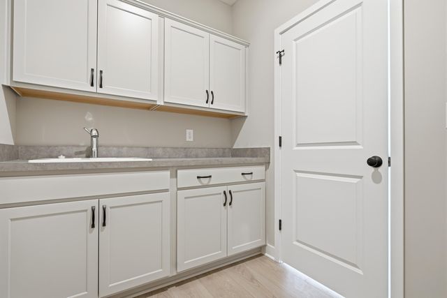 4541 Corsican Loop E, Hilliard, OH 43026