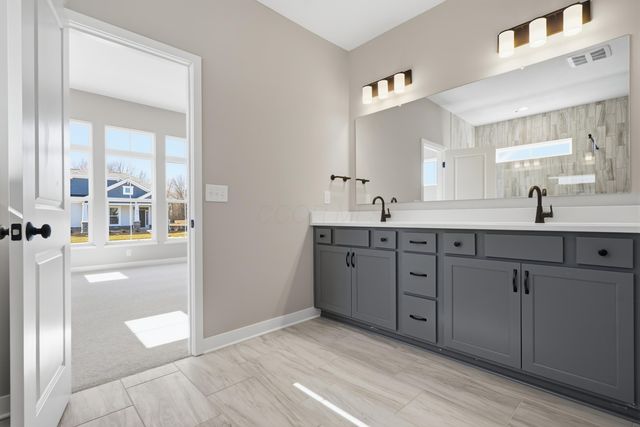 4541 Corsican Loop E, Hilliard, OH 43026