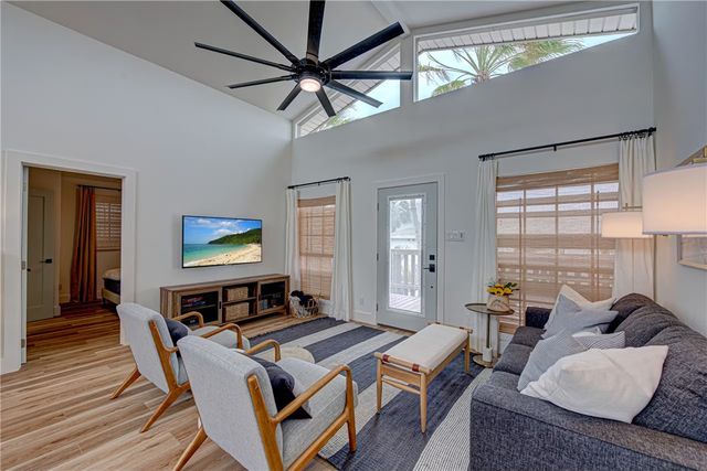 310 Leslie Lane, Port Aransas, TX 78373