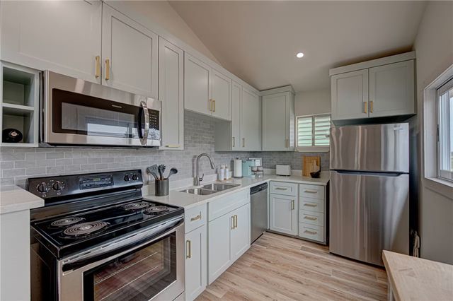 310 Leslie Lane, Port Aransas, TX 78373