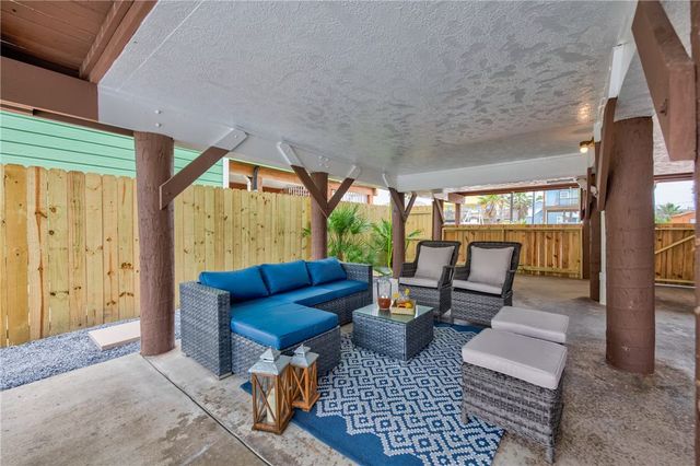310 Leslie Lane, Port Aransas, TX 78373