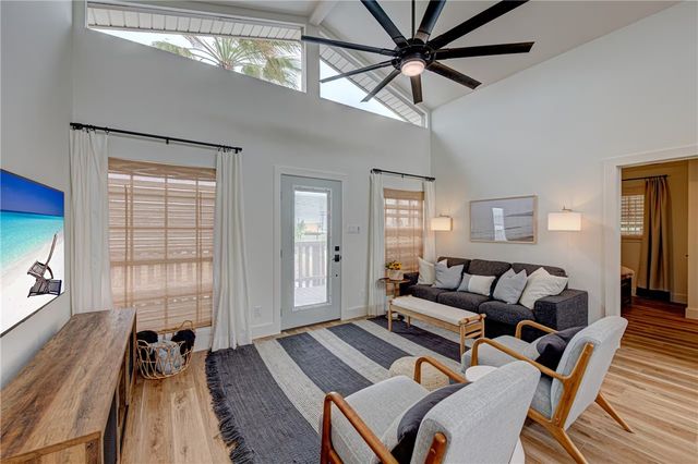310 Leslie Lane, Port Aransas, TX 78373
