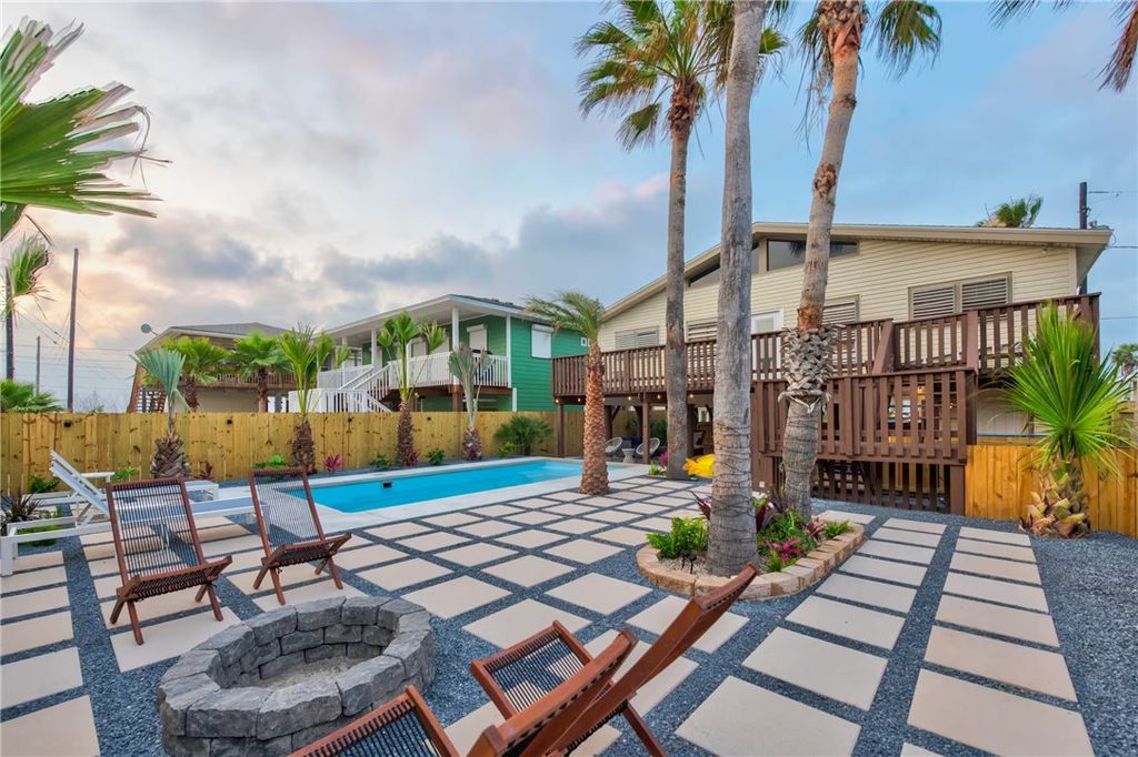 310 Leslie Lane, Port Aransas, TX 78373