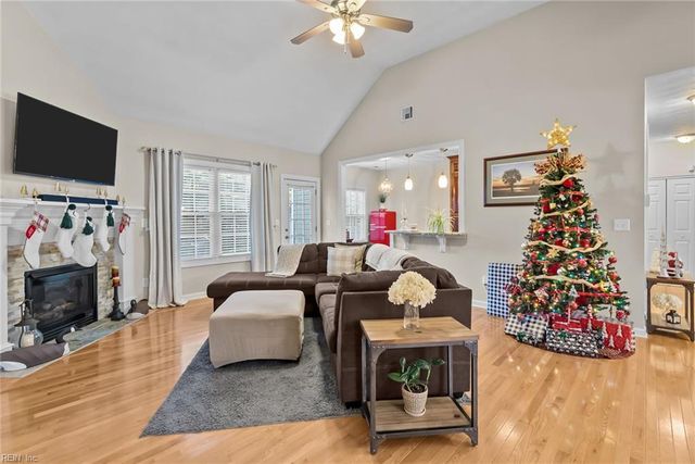 509 Saber DR, Chesapeake, VA 23322