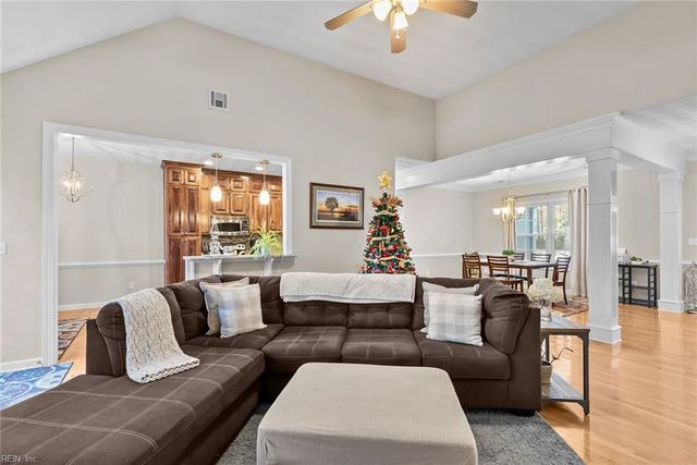 509 Saber DR, Chesapeake, VA 23322