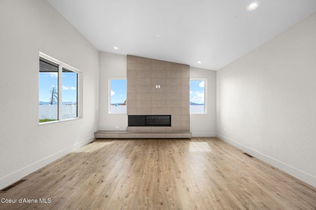 6414 W FREHLEY WAY, Rathdrum, ID 83858