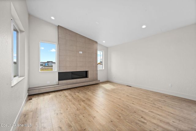 6414 W FREHLEY WAY, Rathdrum, ID 83858