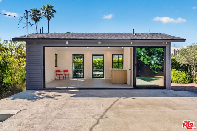 408 Linnie Canal, Venice, CA 90291