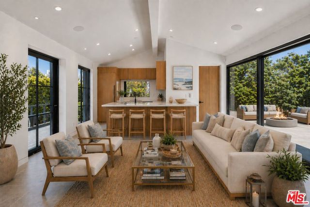 408 Linnie Canal, Venice, CA 90291