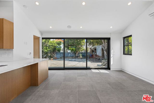 408 Linnie Canal, Venice, CA 90291