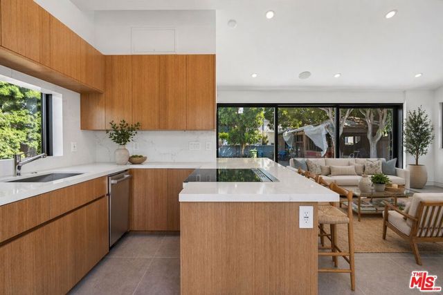 408 Linnie Canal, Venice, CA 90291
