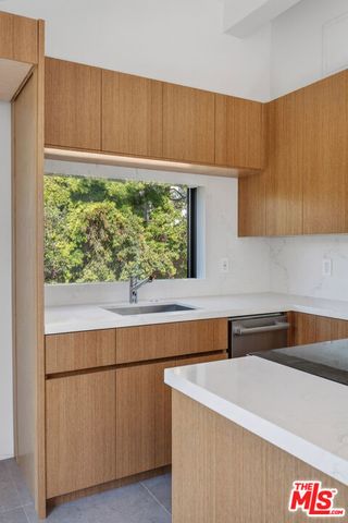 408 Linnie Canal, Venice, CA 90291