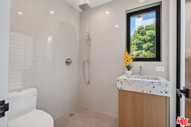 408 Linnie Canal, Venice, CA 90291