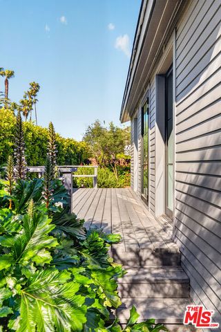 408 Linnie Canal, Venice, CA 90291