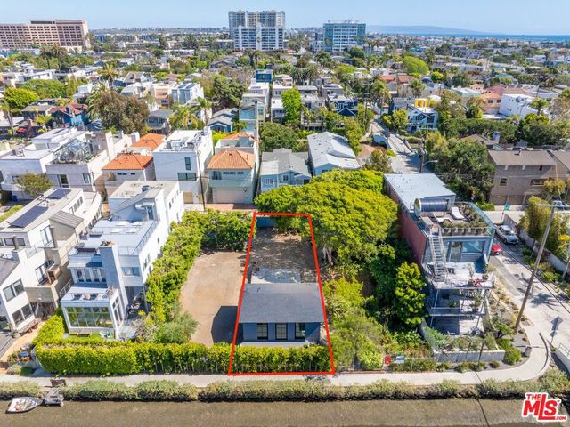 408 Linnie Canal, Venice, CA 90291