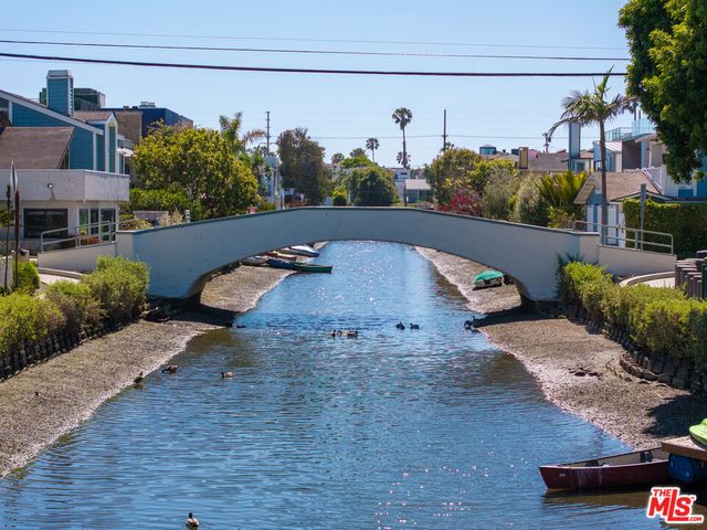 408 Linnie Canal, Venice, CA 90291