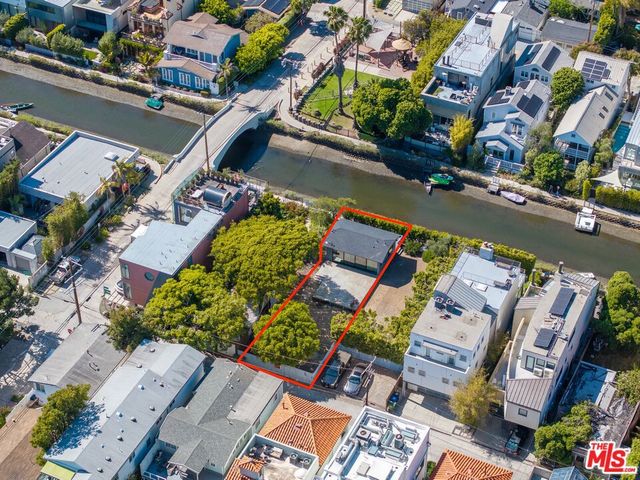 408 Linnie Canal, Venice, CA 90291