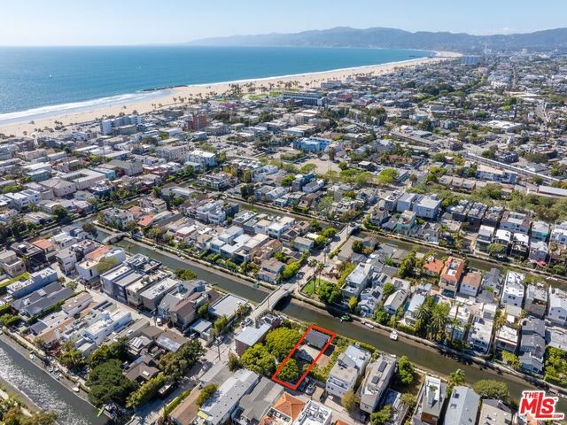 408 Linnie Canal, Venice, CA 90291
