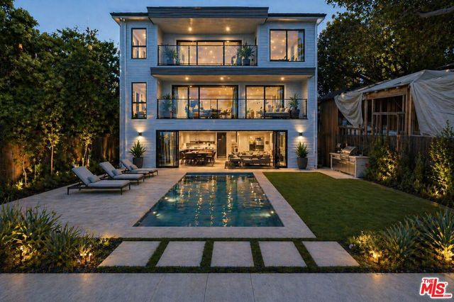 408 Linnie Canal, Venice, CA 90291