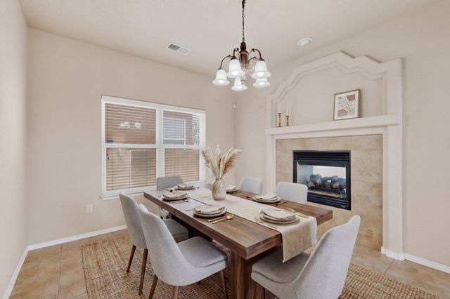 956 Molten Place NW, Albuquerque, NM 87120