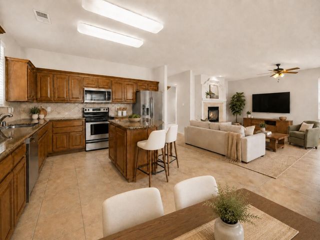 956 Molten Place NW, Albuquerque, NM 87120