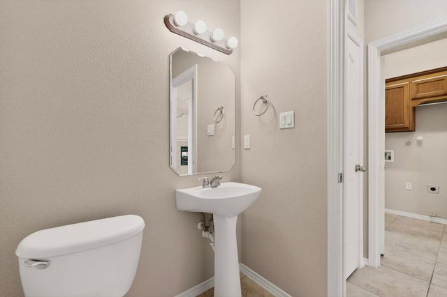 956 Molten Place NW, Albuquerque, NM 87120