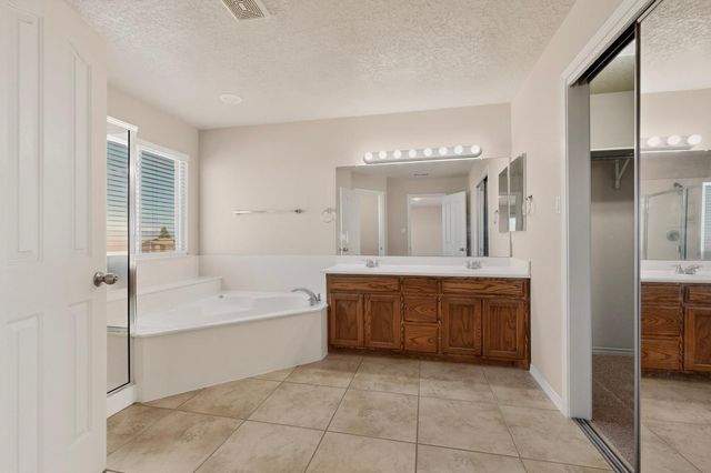 956 Molten Place NW, Albuquerque, NM 87120