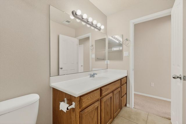 956 Molten Place NW, Albuquerque, NM 87120