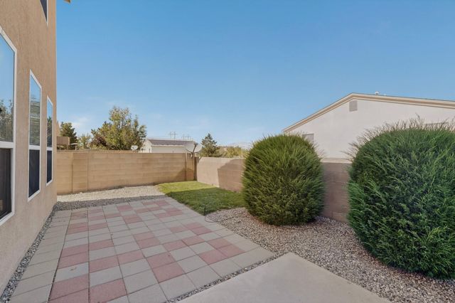 956 Molten Place NW, Albuquerque, NM 87120