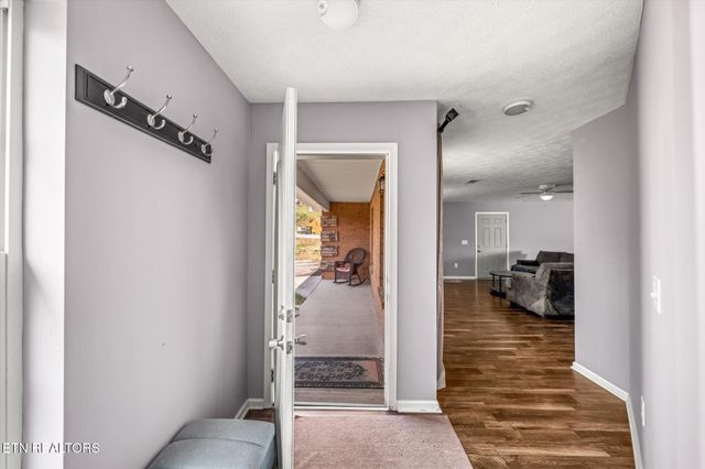 1250 Tramel Rd, Sevierville, TN 37862