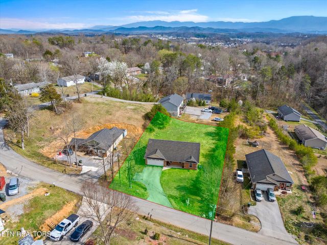 1250 Tramel Rd, Sevierville, TN 37862