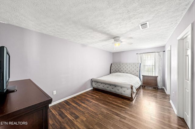 1250 Tramel Rd, Sevierville, TN 37862