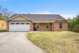 1250 Tramel Rd, Sevierville, TN 37862