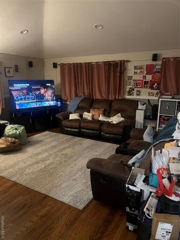 137-15 220th Place, Laurelton, NY 11413