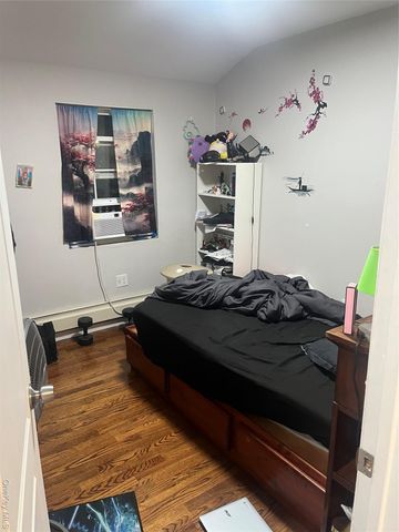 137-15 220th Place, Laurelton, NY 11413