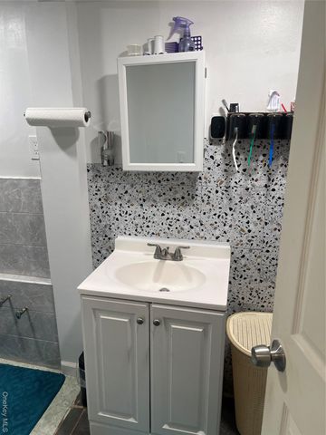 137-15 220th Place, Laurelton, NY 11413