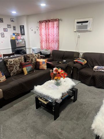 137-15 220th Place, Laurelton, NY 11413