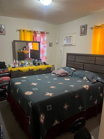 137-15 220th Place, Laurelton, NY 11413