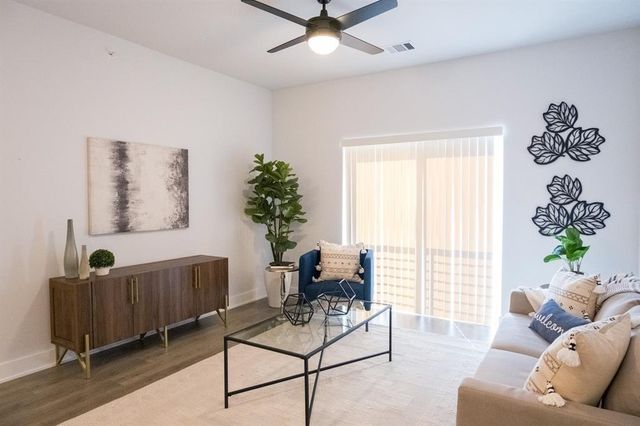 2220 Webberville RD 203, Austin, TX 78702