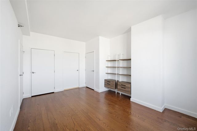 40-28 college point Boulevard 1002, Flushing, NY 11354