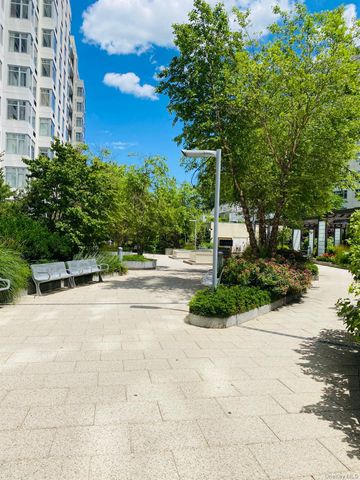 40-28 college point Boulevard 1002, Flushing, NY 11354